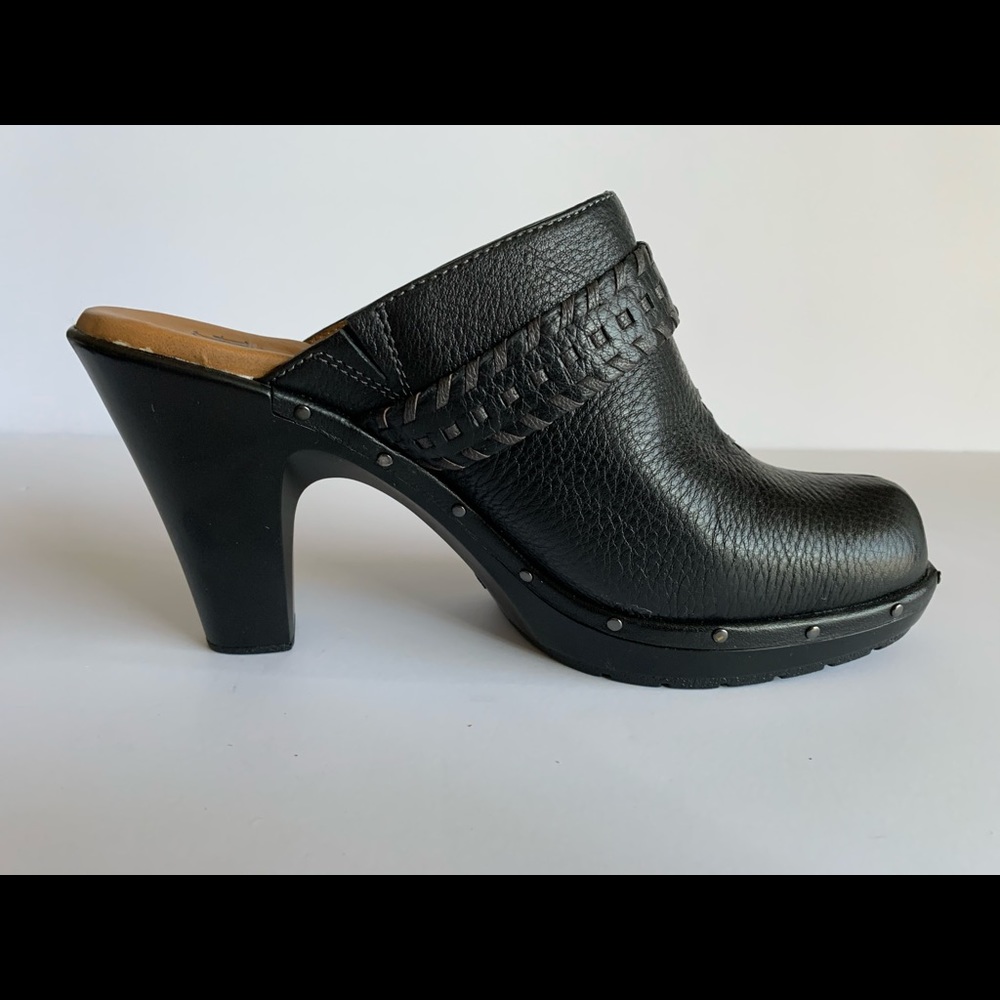 Clogs